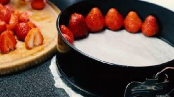 диетический шоколадный чизкейк с клубникой