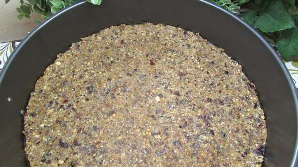 йогуртовый чизкейк на корже из фиников и кешью