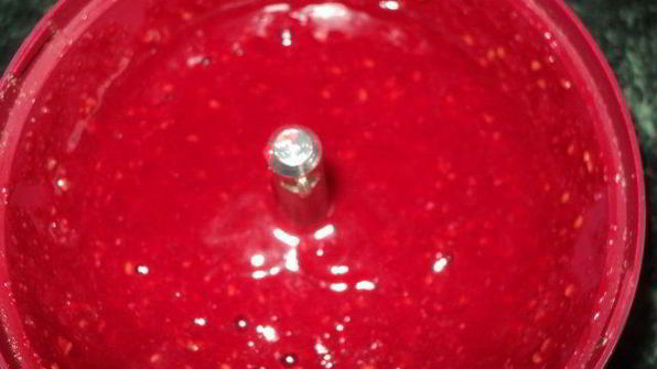 мраморный чизкейк с малиной и персиками