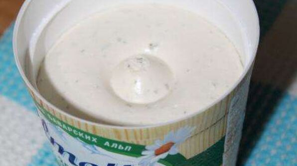 мясной чизкейк с соусом из брусники