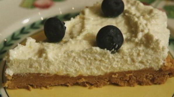 очень простой лимонный чизкейк с ягодами