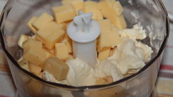 печеночный чизкейк с орехами и грибами