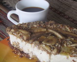 Сливочно-банановый чизкейк с орехами