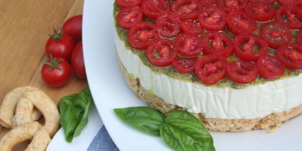 Рецепт сырный чизкейк с томатным соусом