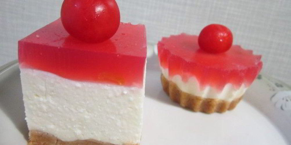 Рецепт творожные мини-чизкейки с белым шоколадом и вишней