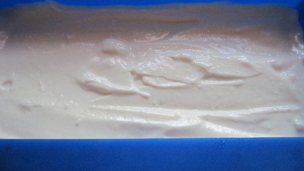 творожные мини-чизкейки с белым шоколадом и вишней