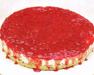 Ванильный чизкейк с малиновым соусом