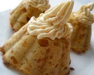 Абрикосово-коньячные кексы с кремом