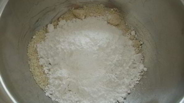 фисташковые капкейки с малиной