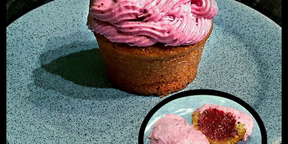 Рецепт капкейки с черной смородиной