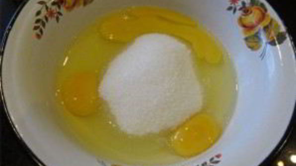 кекс на кефире с вареньем