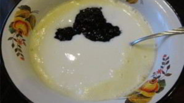 кекс на кефире с вареньем