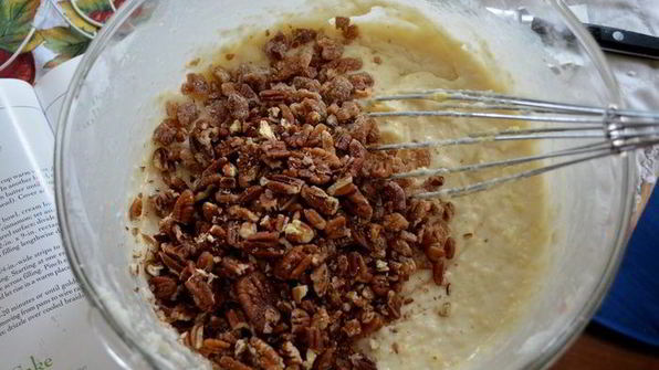 кекс с финиками и орехами