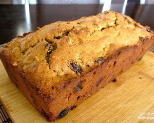 Кекс с изюмом и грецкими орехами