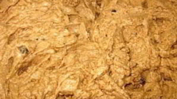 кекс с изюмом и грецкими орехами