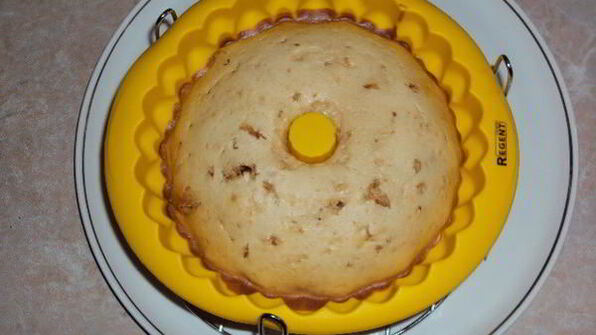 кекс с халвой и апельсиновой глазурью