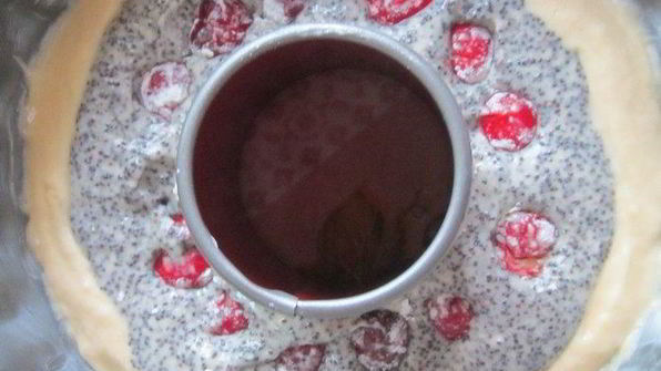 кекс с маком и черешней