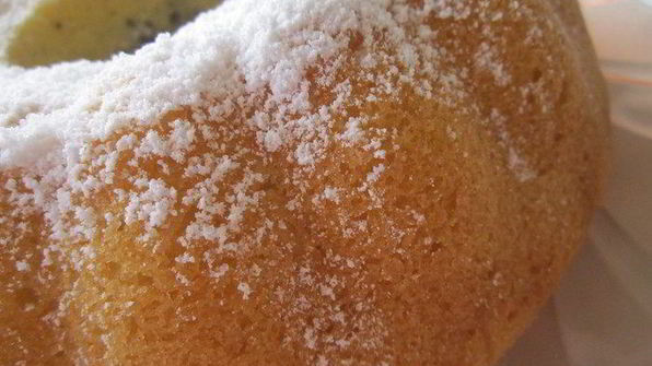 кекс с маком и черешней