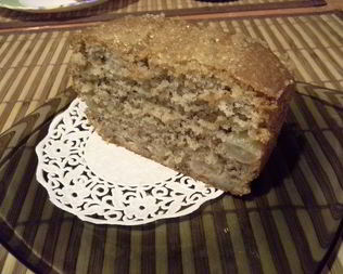 Кекс с виноградом и карамельной шапочкой