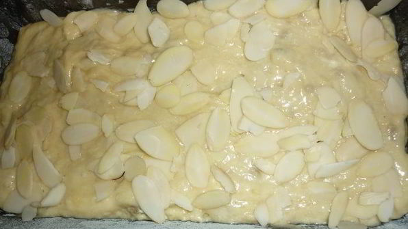 кекс сюрприз с халвой