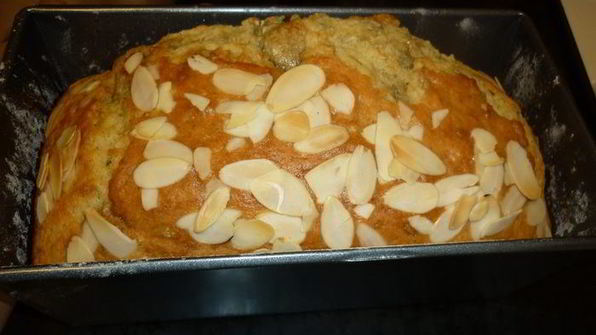 кекс сюрприз с халвой