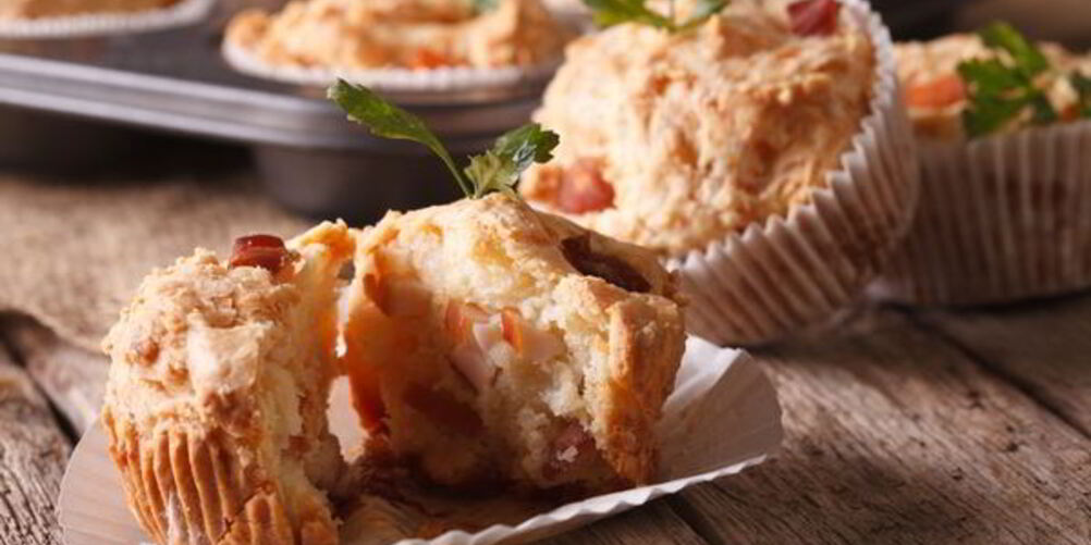 Рецепт кексики с ветчиной и сыром на закуску