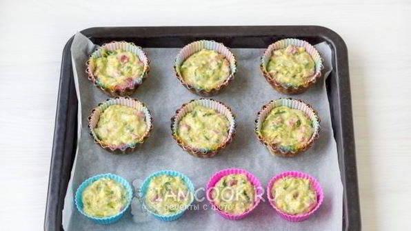 кексы из кабачков с колбасой