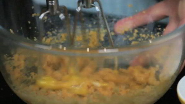 кексы красный бархат с вишневой начинкой