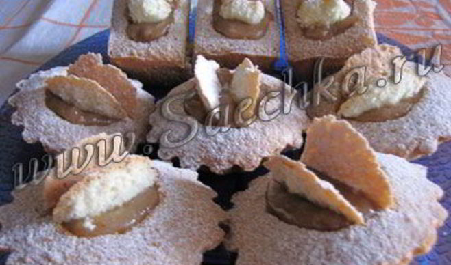 Кексы с яблочным марципаном