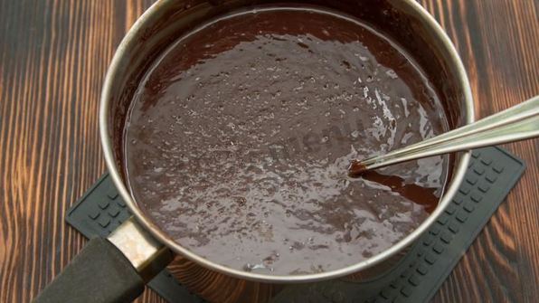 кексы с жидким шоколадом внутри в формочках