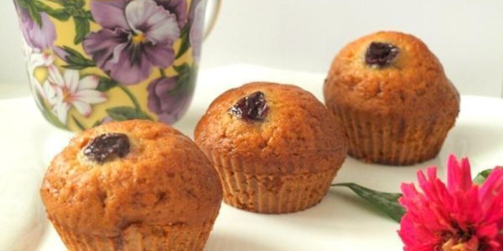 Рецепт медово-имбирные кексы с вишней