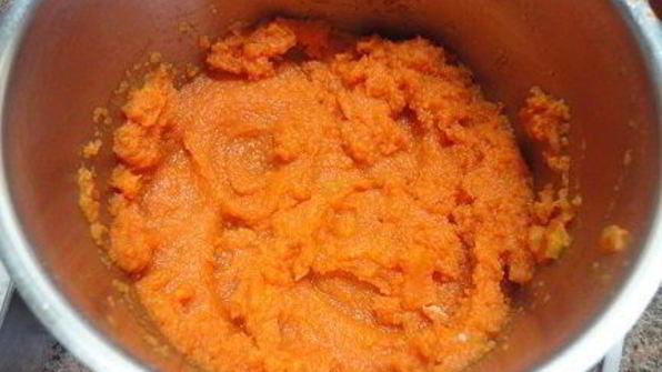 морковно-апельсиновый кекс с клюквой