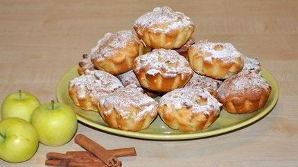 Нежные яблочные кексы с корицей