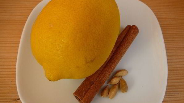 пряный кекс с вяленой клюквой, курагой и орехами