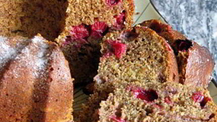 Пряный тыквенный кекс с клюквой