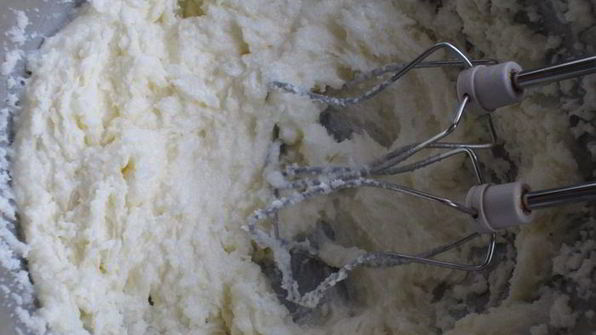 шоколадный кекс с черешней