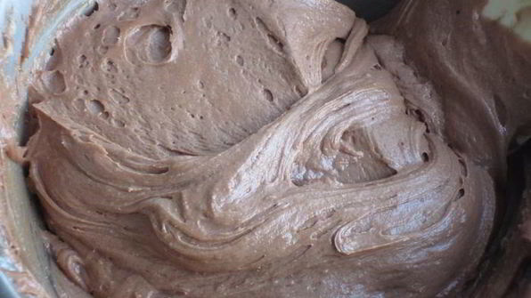 шоколадный кекс с черешней