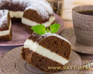 Шоколадный кекс с творожным кремом