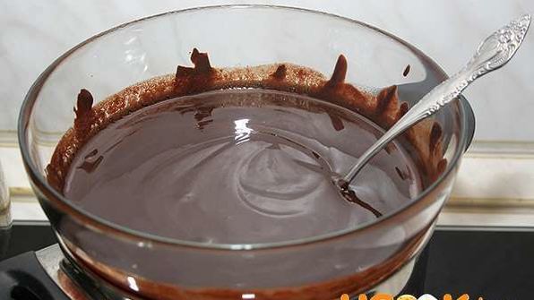 шоколадный кекс с жидкой начинкой