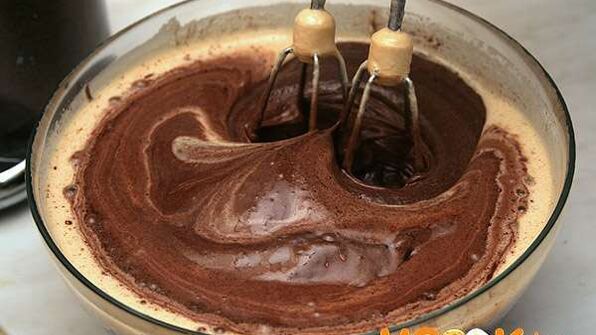 шоколадный кекс с жидкой начинкой