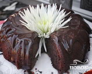 Шоколадный кекс со сливочной глазурью