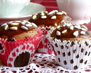 Шоколадные кексы с брусникой