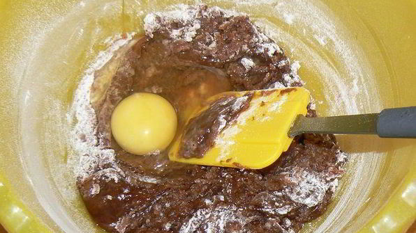 шоколадные кексы с брусникой