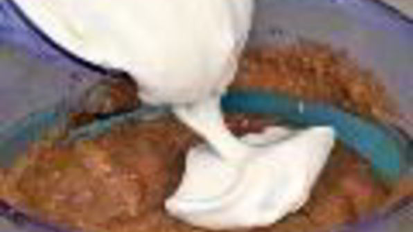 шоколадные кексы с малиновым соусом