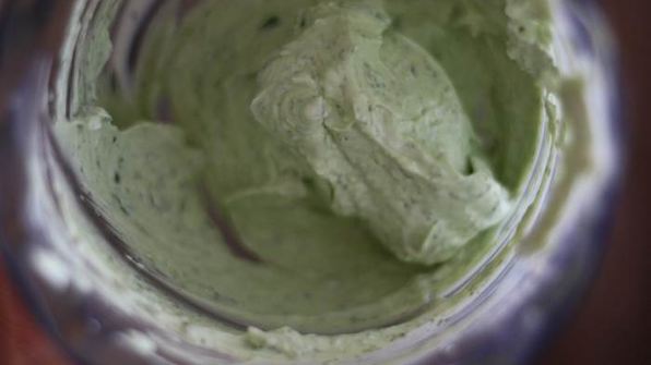 томатные капкейки под нежным базиликовым кремом