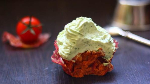 томатные капкейки под нежным базиликовым кремом