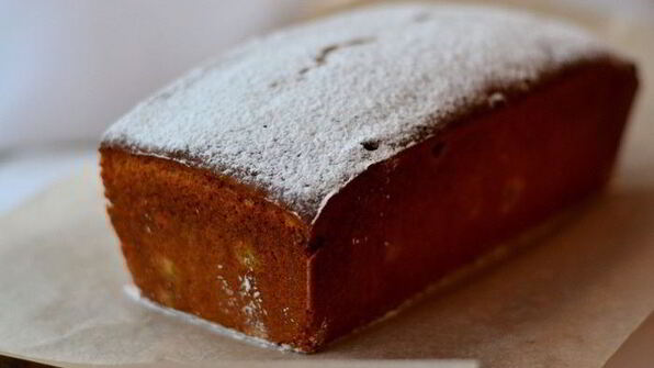 творожный кекс с изюмом и легким привкусом вишни