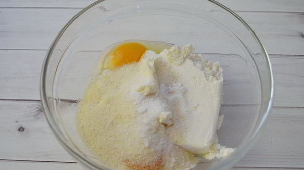 творожные кексы с вишней