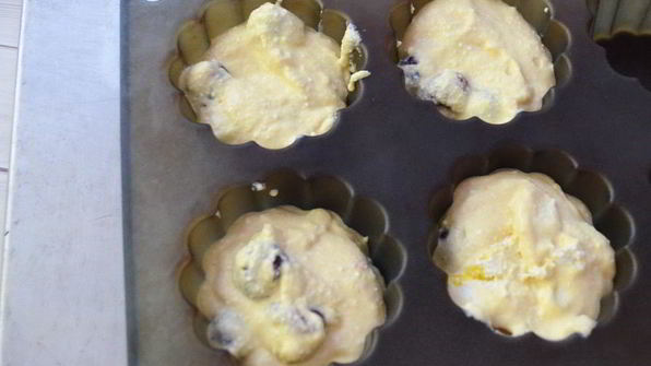 творожные кексы с вишней