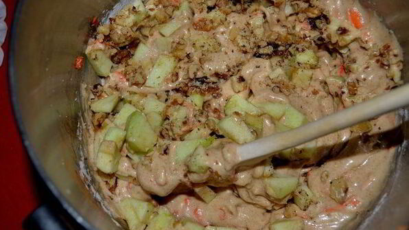 яблочный кекс с морковью и глазурью пралине